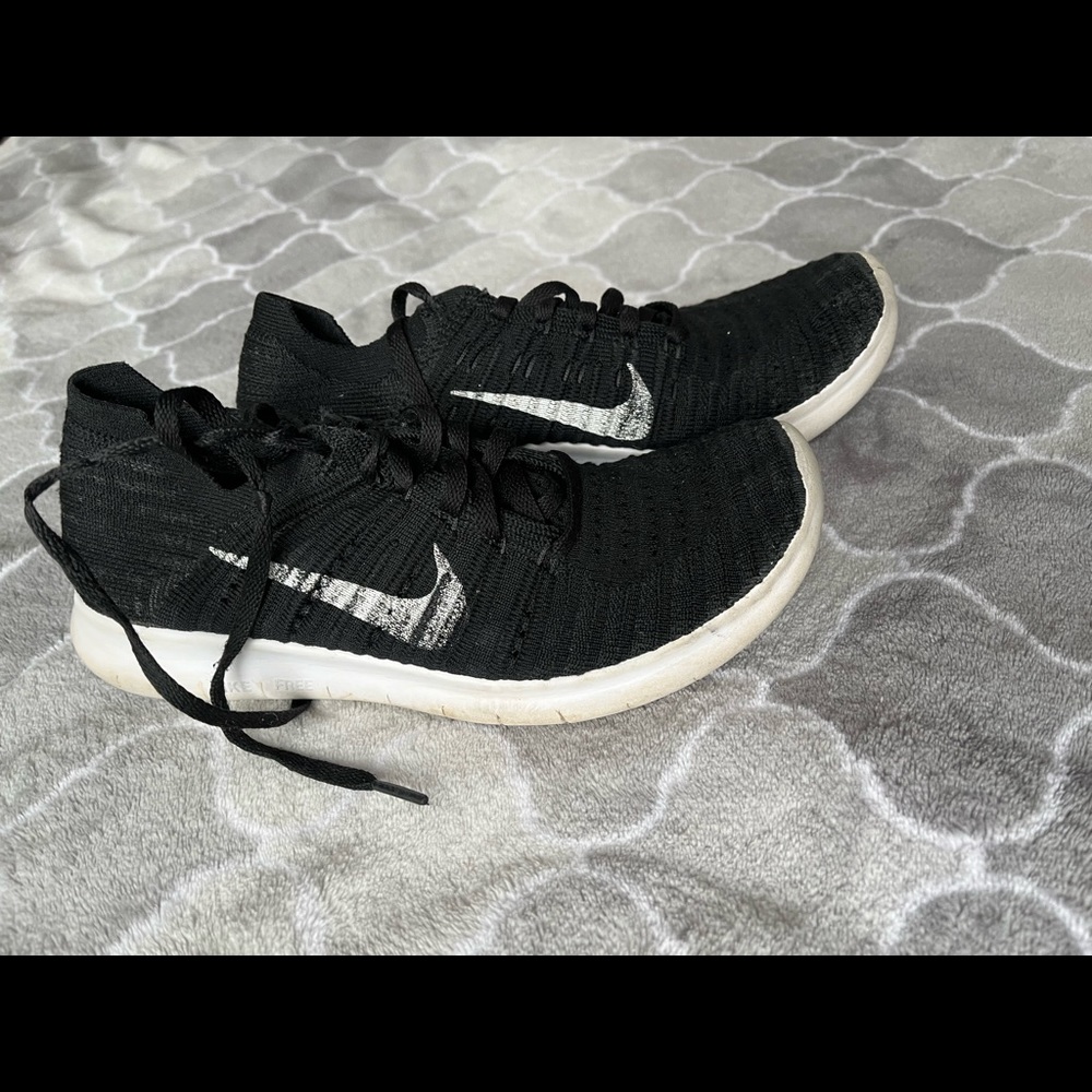 NIKE Fly Knit Running Shoes